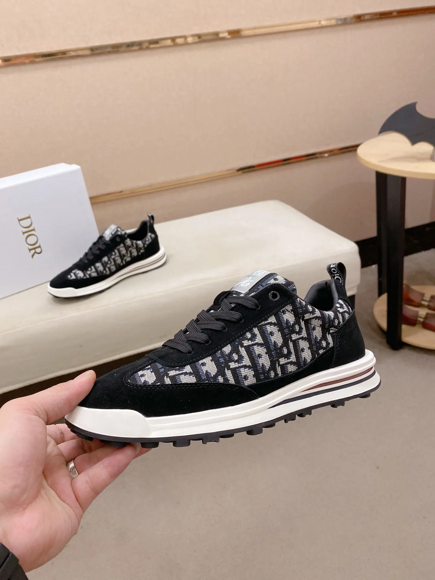 Factory price: 420💰[Dior·Dior] New casual sports style men's shoes, new spring and summer design, perfect workmanship, lace-up lazy style to create wardrobe quality, upper: imported cowhide, sheepskin lining is soft and comfortable, ultra-light TPU wear-resistant outsole, simple, versatile fashion men's shoes, excellent color code number 38--44. (Can be customized for 45 non-refundable)